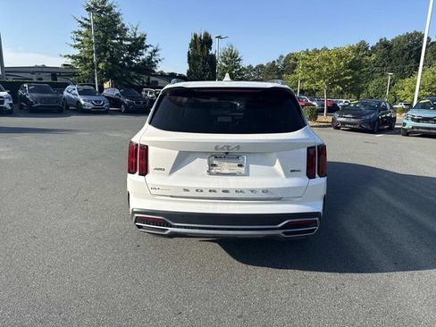 Certified 2022 Kia Sorento SX Prestige w/ Panoramic Sunroof Package AWD/4WD image 7