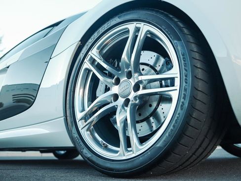 Used 2010 Audi R8 V10 image 21