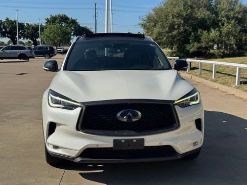 Used 2020 INFINITI QX50 Essential w/ Edition 30 Package FWD image 2