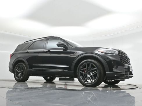 New 2025 Ford Explorer ST w/ Sun And Sound Package image 3