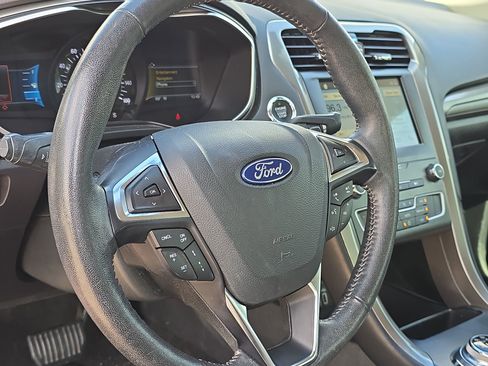 Used 2019 Ford Fusion SE w/ Equipment Group 151A image 13