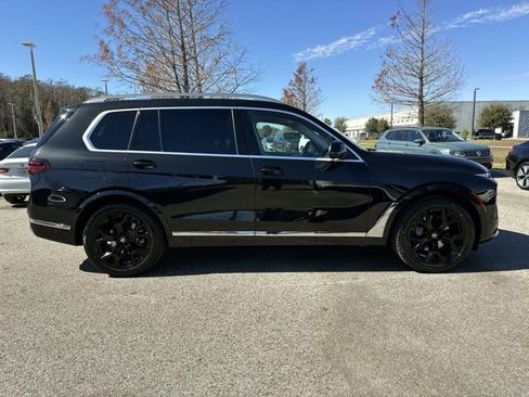 Used 2024 BMW X7 xDrive40i w/ Premium Package image 2