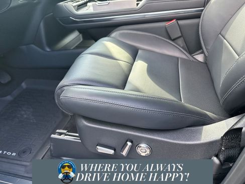 New 2025 Lincoln Navigator L Reserve w/ Jet Appearance Package image 6