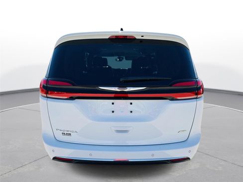 Used 2023 Chrysler Pacifica Touring-L w/ Uconnect Theater Family Group image 43