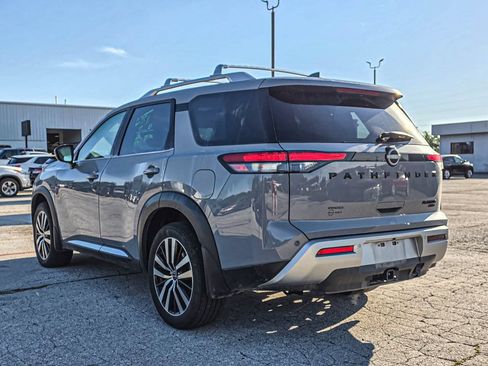 Used 2025 Nissan Pathfinder Platinum AWD/4WD image 4