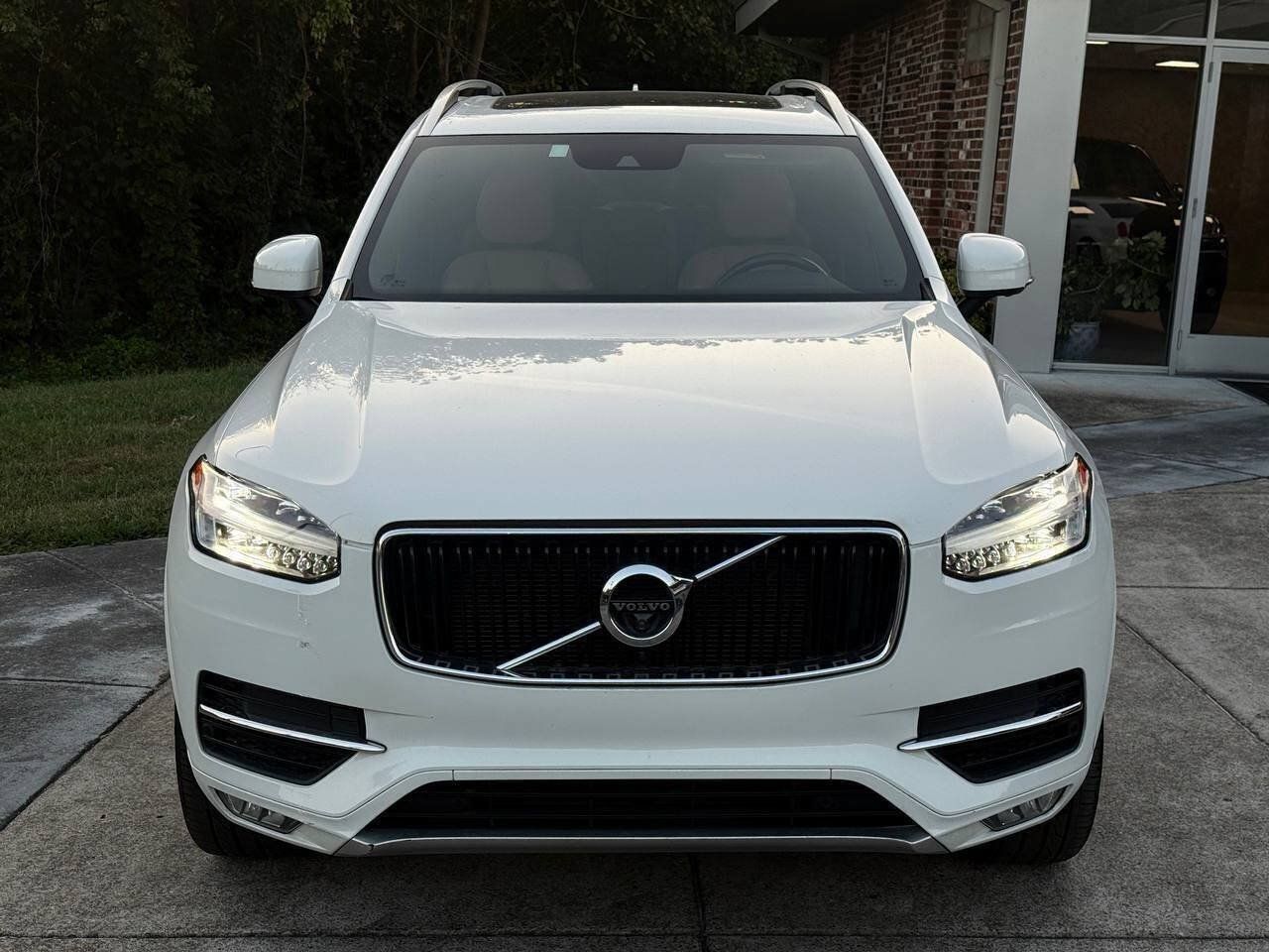 Used 2018 Volvo XC90 T6 Momentum w/ Convenience Package AWD/4WD image 8