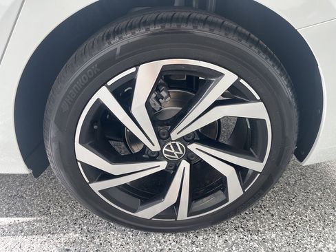 New 2026 Volkswagen Jetta SEL image 9