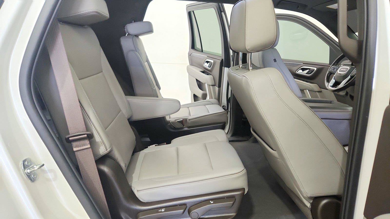 Used 2022 GMC Yukon SLT w/ SLT Premium Package AWD/4WD image 28