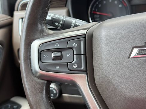Used 2021 Chevrolet Tahoe Z71 w/ Luxury Package AWD/4WD image 22