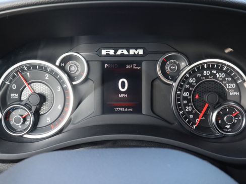 Used 2024 RAM 2500 Big Horn image 32