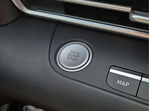 Used 2024 Hyundai Elantra SEL image 30