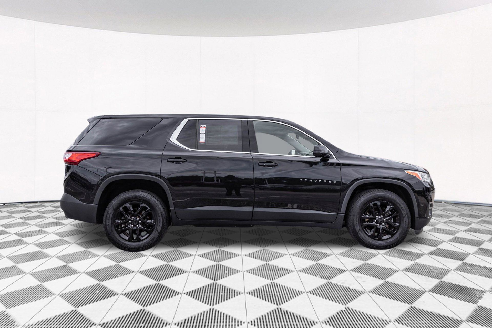 Used 2019 Chevrolet Traverse LS FWD image 19