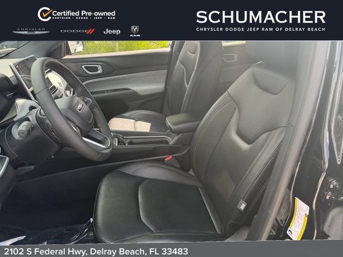 Used 2024 Jeep Compass Latitude AWD/4WD image 11