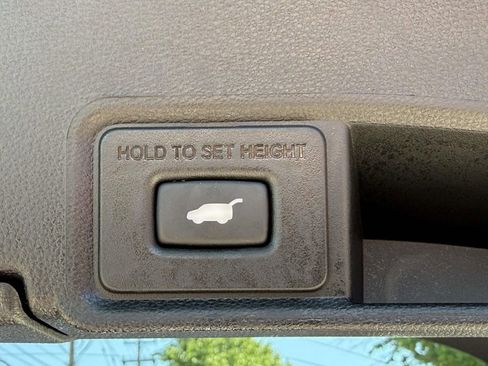 Used 2023 Acura RDX AWD w/ Advance Package image 9