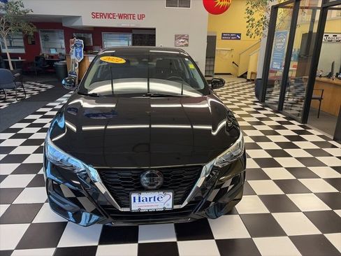 Used 2022 Nissan Sentra SV w/ Trunk Package image 2