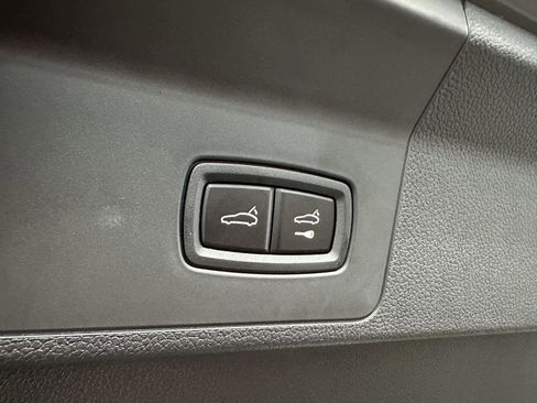 Certified 2025 Porsche Panamera 4 image 37