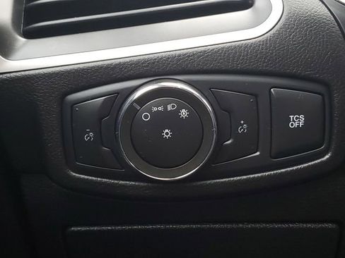 Used 2021 Ford Edge SE image 22