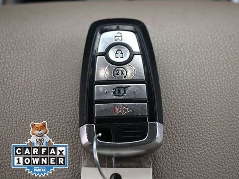 Used 2022 Ford Expedition Max Limited image 19