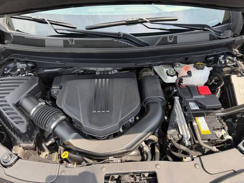 Used 2025 GMC Acadia Elevation w/ Elevation Premium Package AWD/4WD image 11