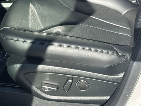 Certified 2022 Lincoln Nautilus Reserve image 14