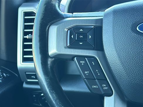 Used 2018 Ford F150 Platinum w/ Equipment Group 701A Luxury image 29