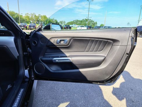 Used 2017 Ford Mustang GT Premium w/ Equipment Group 401A RWD image 14