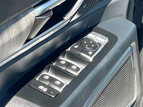 Used 2024 Kia Telluride SX w/ Towing Package image 18