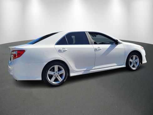 Used 2013 Toyota Camry SE image 7
