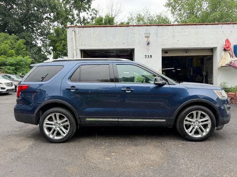 Used 2016 Ford Explorer XLT w/ Equipment Group 202A AWD/4WD image 11