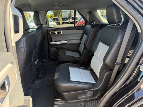 Used 2024 Ford Explorer XLT w/ Equipment Group 202A AWD/4WD image 38