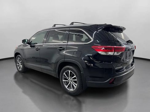 Used 2019 Toyota Highlander XLE AWD/4WD image 7