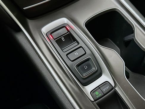 Used 2018 Honda Accord Sport image 24