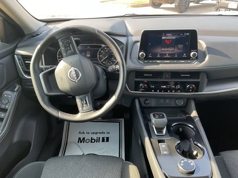 Used 2025 Nissan Rogue SV AWD/4WD image 14