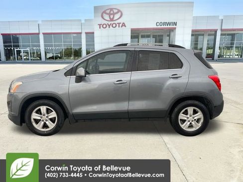 Used 2015 Chevrolet Trax LT w/ LT Plus Package FWD image 2