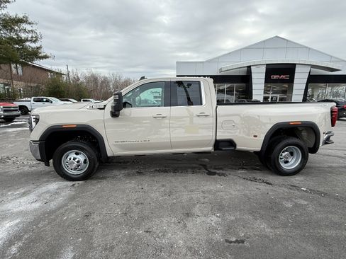 New 2026 GMC Sierra 3500 SLE image 2
