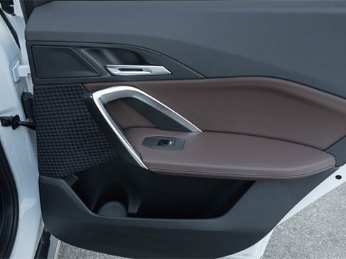 Certified 2025 BMW X1 xDrive28i image 18