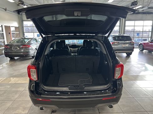 Used 2023 Ford Explorer XLT w/ Equipment Group 202A image 28