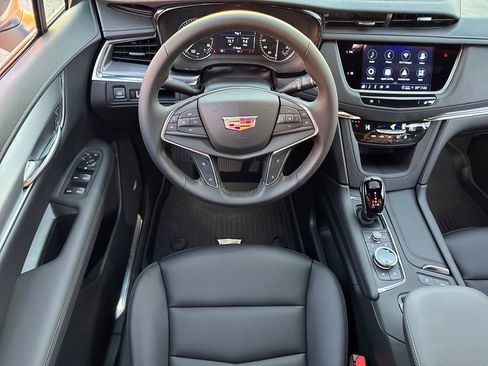 New 2026 Cadillac XT5 Luxury w/ LPO, Floor Liner Package image 15