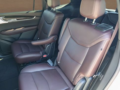 Used 2022 Cadillac XT6 Premium Luxury FWD image 26