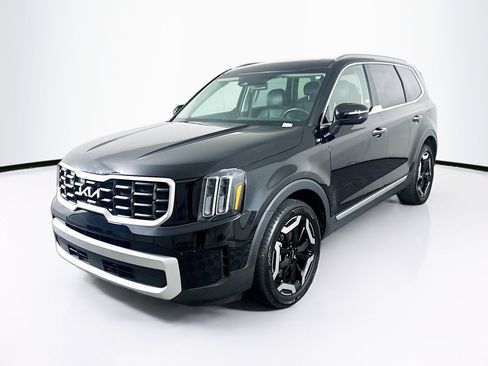 Used 2025 Kia Telluride S FWD image 3