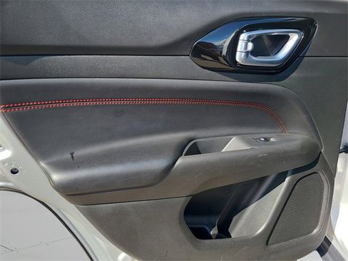 Used 2024 Jeep Compass Trailhawk image 17