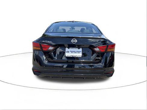 Used 2025 Nissan Altima 2.5 SV AWD/4WD image 4