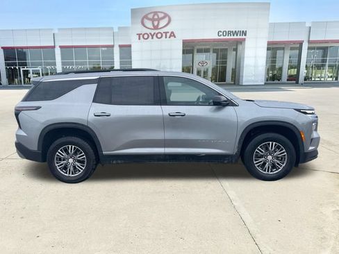 Used 2024 Chevrolet Traverse LT AWD/4WD image 6