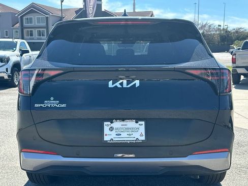 New 2026 Kia Sportage EX FWD image 4