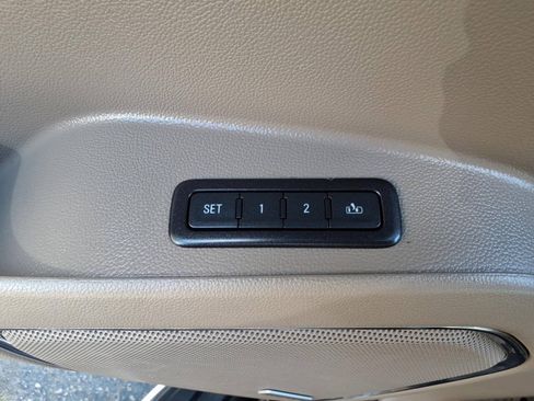 Used 2016 GMC Yukon SLT w/ Open Road Package AWD/4WD image 18