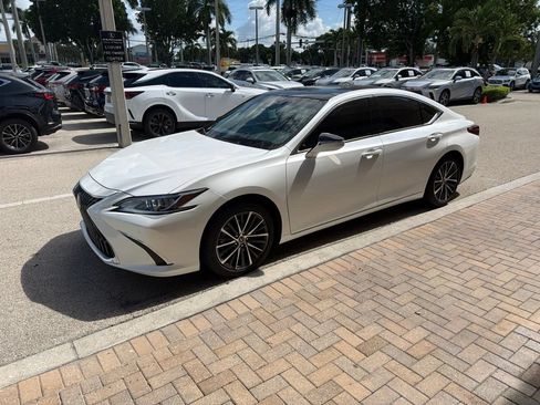 Certified 2023 Lexus ES 350 w/ Premium Package FWD image 9