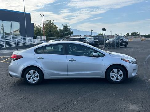 Used 2018 Kia Forte LX FWD image 2