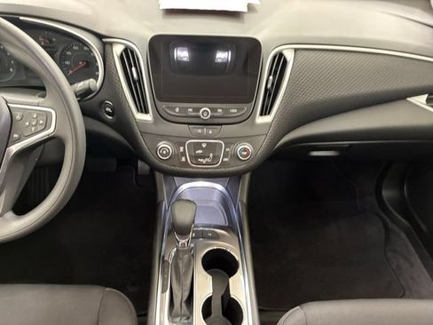 Used 2022 Chevrolet Malibu LS w/ Driver Confidence Package II FWD image 21