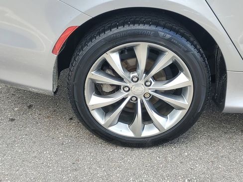Used 2016 Chrysler 200 S w/ Comfort Group FWD image 5