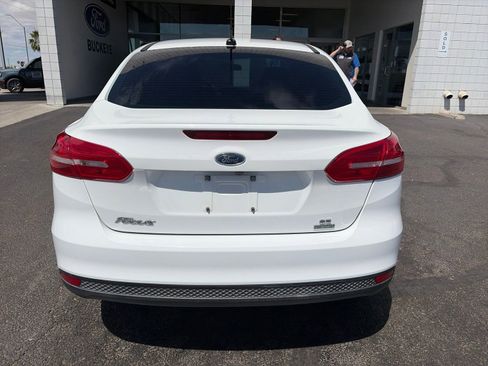 Used 2018 Ford Focus SE FWD image 5